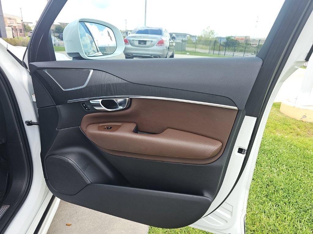 Used 2020 Volvo XC90 T6 Momentum w/ Protection Package Premier AWD/4WD image 28