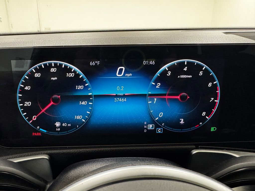 Used 2022 Mercedes-Benz GLB 250 GLB 250 w/ Premium Package Lite image 17