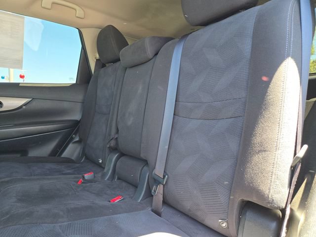 Used 2015 Nissan Rogue S FWD image 9
