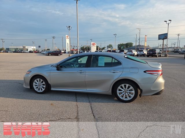 Used 2020 Toyota Camry LE FWD image 19