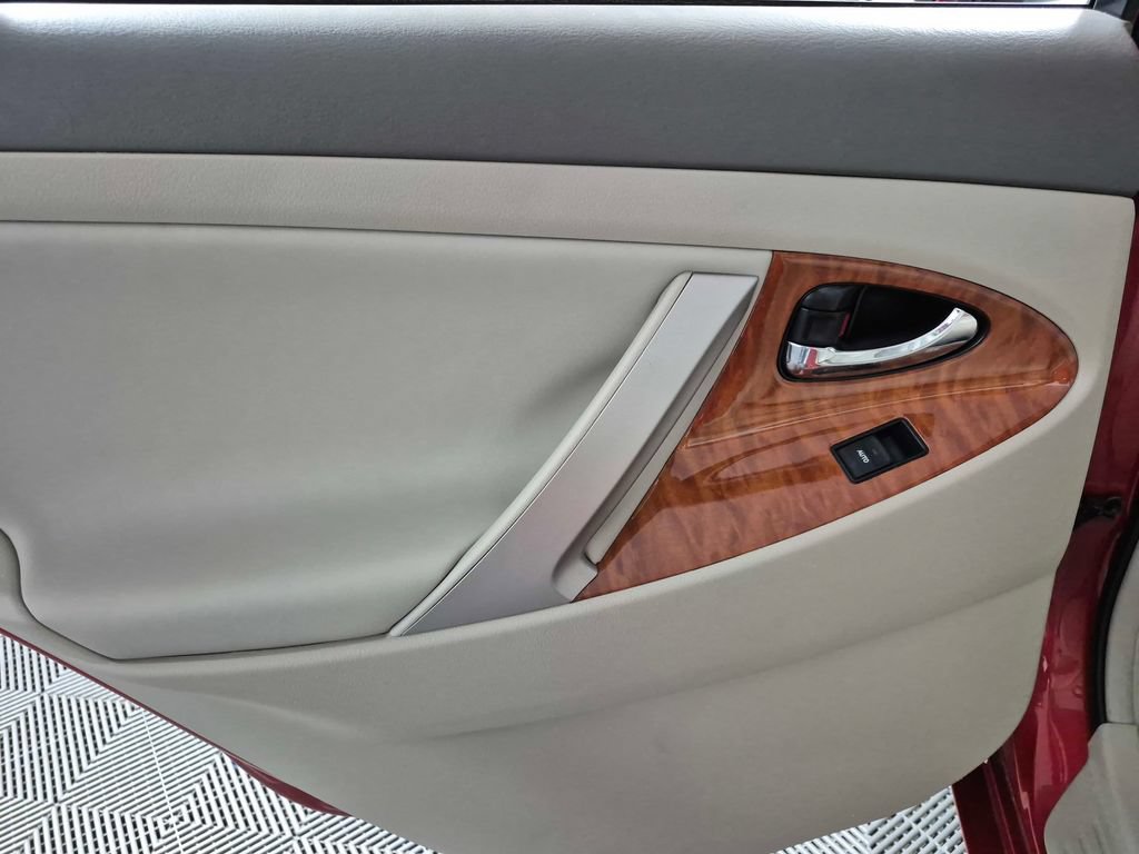 Used 2010 Toyota Camry XLE w/ Leather Pkg FWD image 25