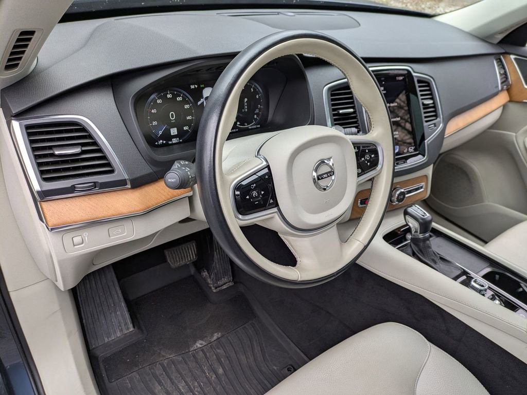 Used 2021 Volvo XC90 T6 Momentum image 9