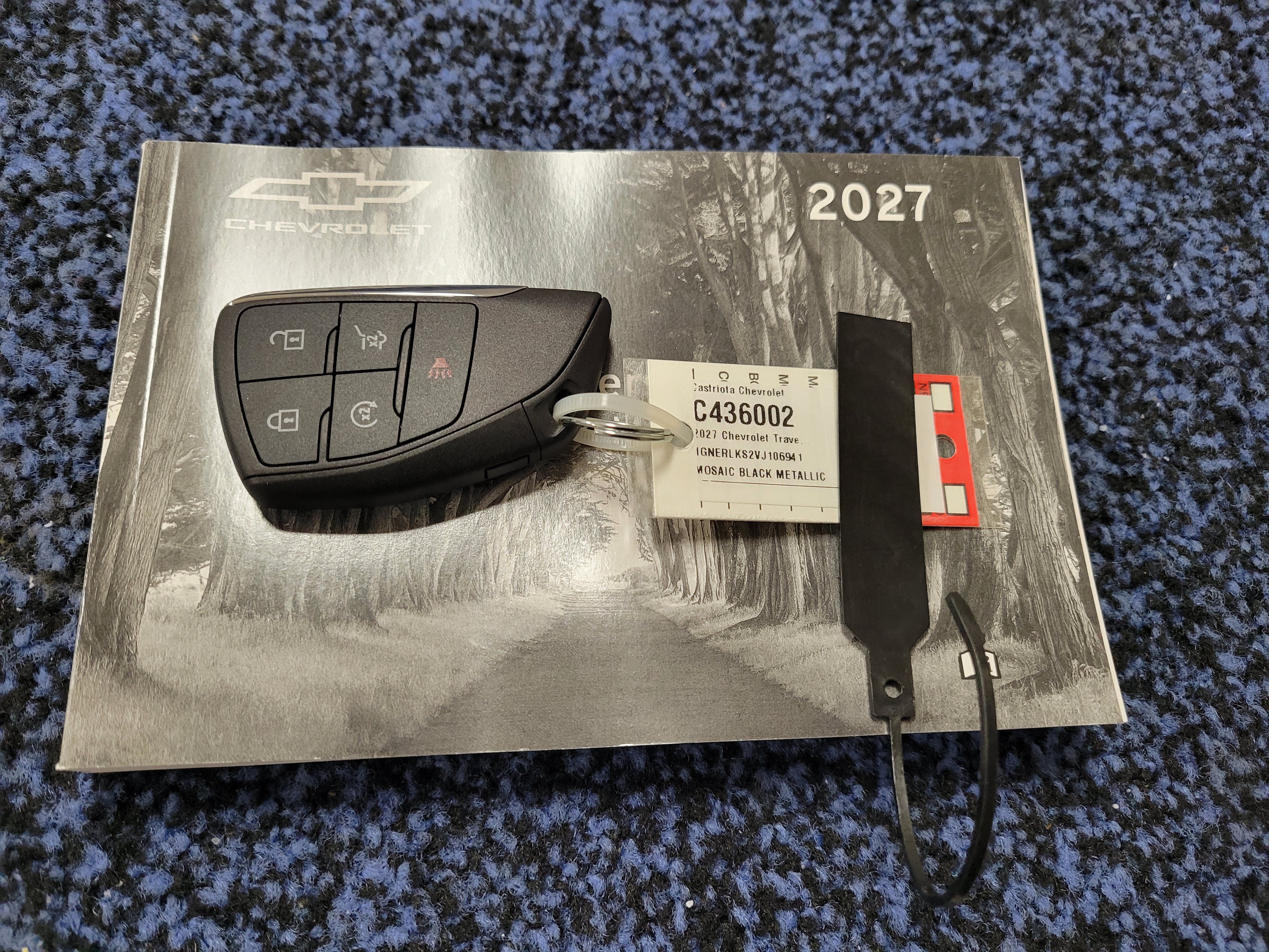 New 2027 Chevrolet Traverse RS w/ LPO, Floor Liner Package FWD image 47