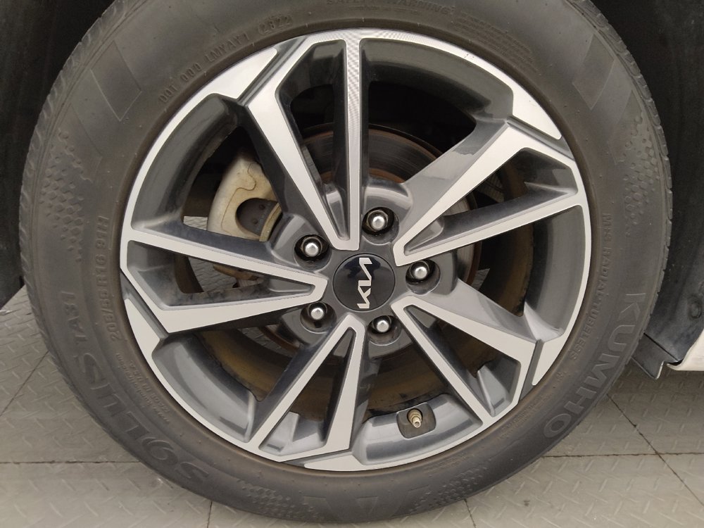 Used 2023 Kia Forte LXS w/ LXS Technology Package FWD image 31