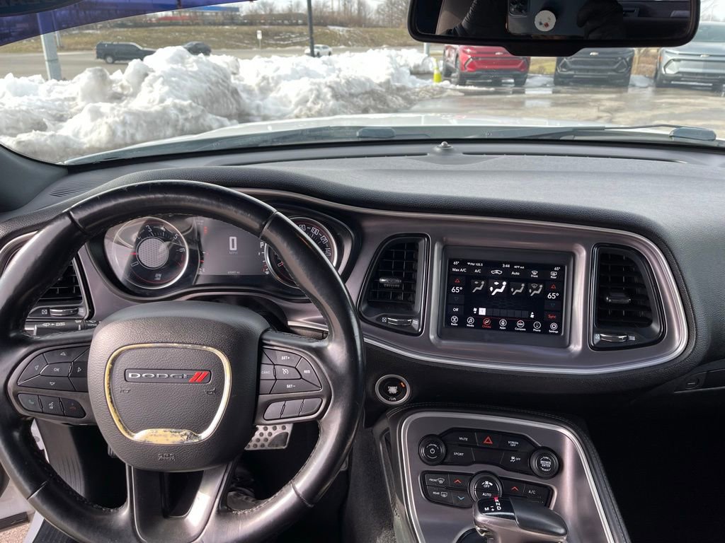 Used 2020 Dodge Challenger SXT image 7