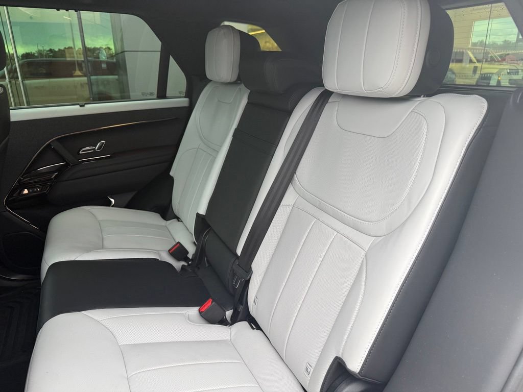 Used 2024 Land Rover Range Rover Sport Dynamic SE AWD/4WD image 9