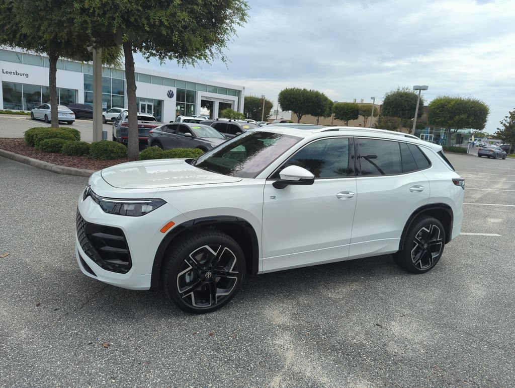 New 2026 Volkswagen Tiguan SEL R-Line AWD/4WD image 13