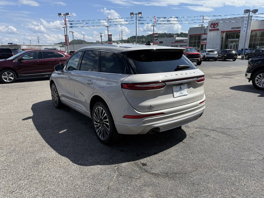 Used 2022 Lincoln Corsair AWD w/ Equipment Group 101A image 7