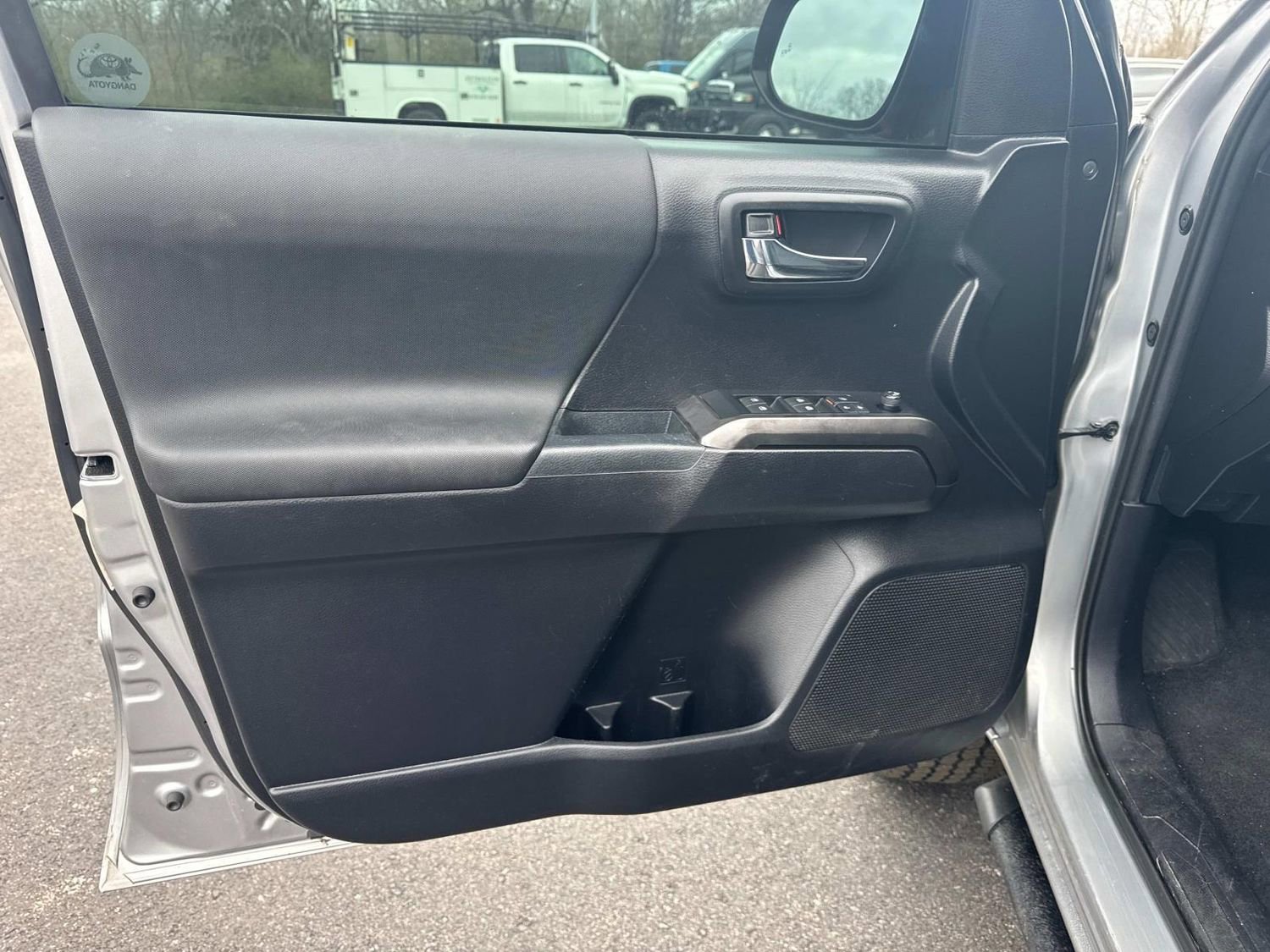 Used 2021 Toyota Tacoma TRD Off-Road w/ Technology Package image 23