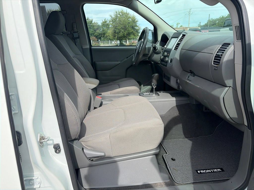 Used 2021 Nissan Frontier SV RWD image 9