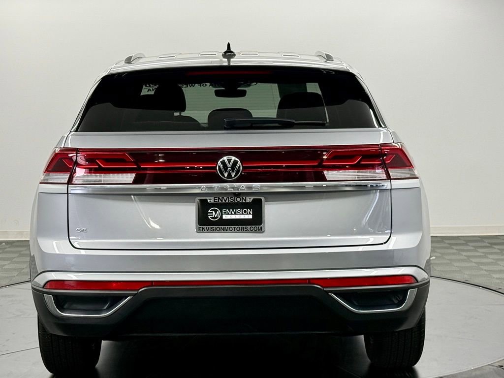 Used 2025 Volkswagen Atlas Cross Sport SE image 9