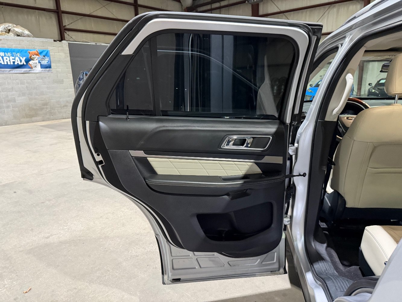 Used 2019 Ford Explorer Platinum AWD/4WD image 15