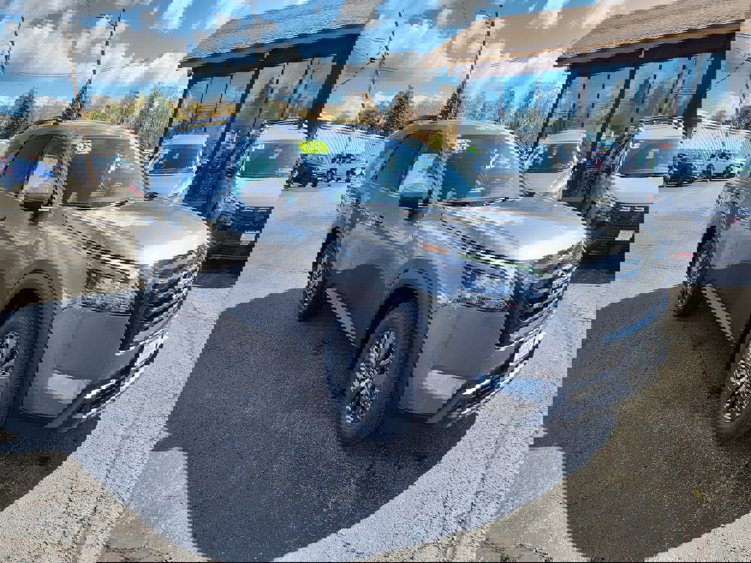 New 2025 Nissan Pathfinder SV image 1