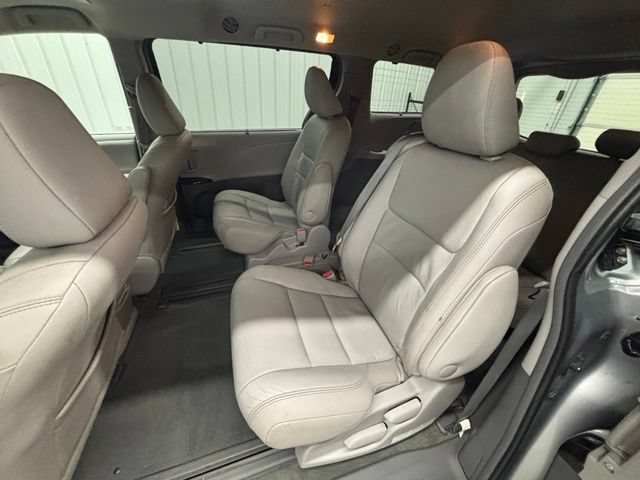 Used 2015 Toyota Sienna XLE w/ XLE Navigation Package FWD image 14