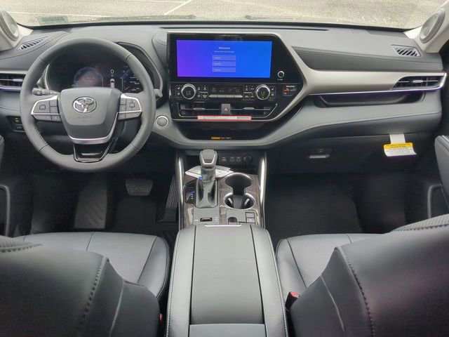 New 2026 Toyota Highlander Limited AWD/4WD image 15