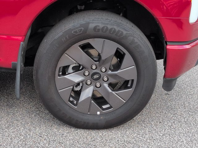 Used 2024 Ford F150 Lightning XLT AWD/4WD image 11
