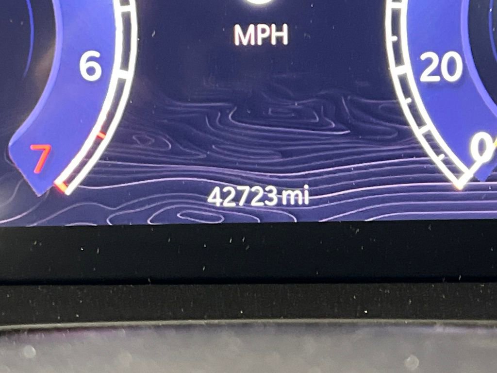 Used 2023 Jeep Grand Cherokee L Limited w/ Black Appearance Package image 43