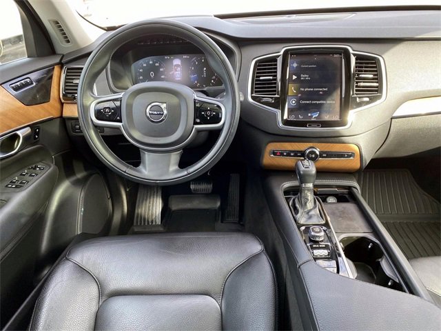 Used 2021 Volvo XC90 T6 Momentum w/ Advanced Package image 12