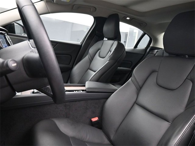 Used 2023 Volvo S60 B5 Plus image 9