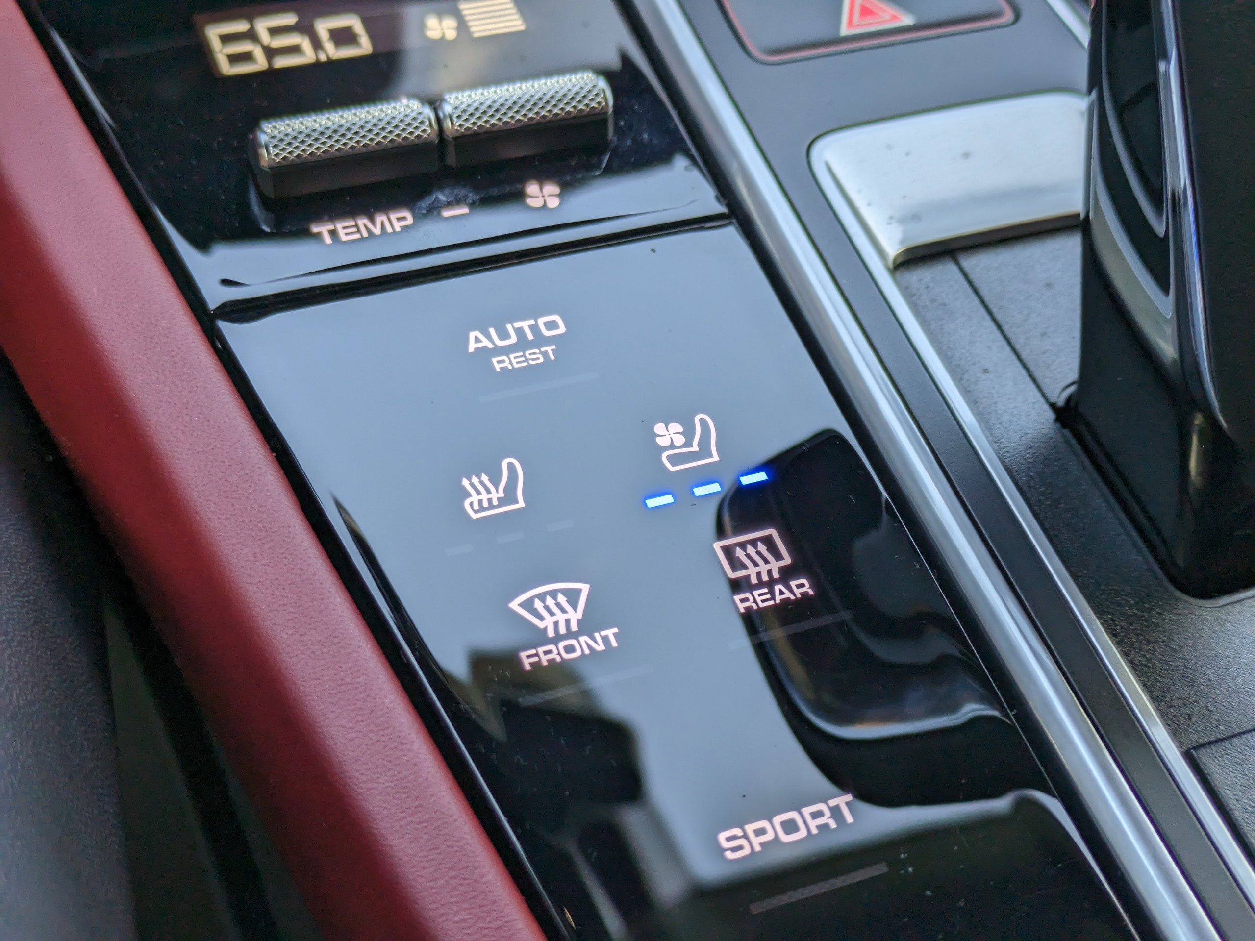 Used 2023 Porsche Cayenne Platinum Edition image 33