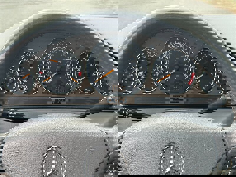 Used 2000 Mercedes-Benz SL 500 image 16