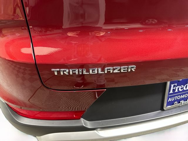 Used 2023 Chevrolet TrailBlazer LT w/ Convenience Package FWD image 34
