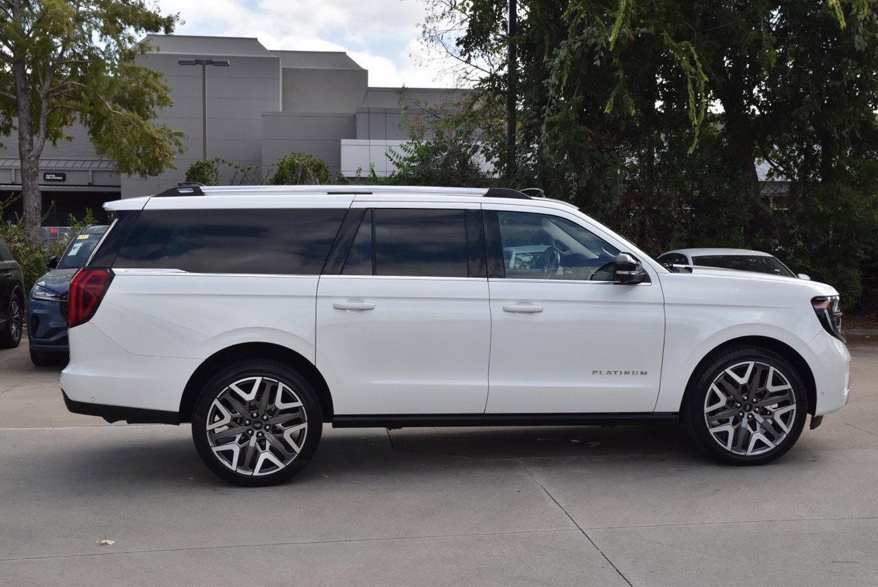 Used 2025 Ford Expedition Max Platinum w/ Platinum Ultimate Package AWD/4WD image 6
