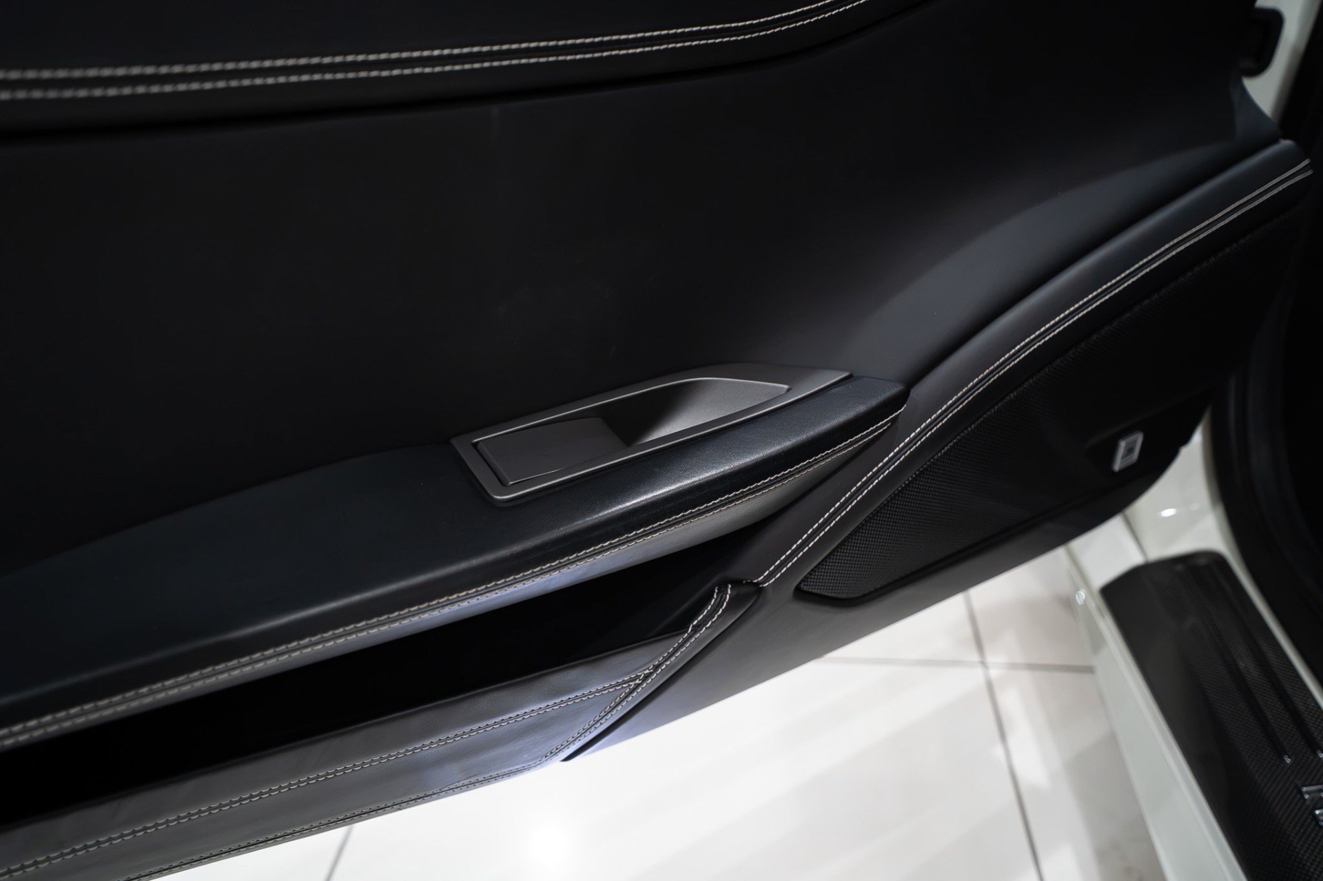 Used 2013 Ferrari 458 Spider RWD image 9