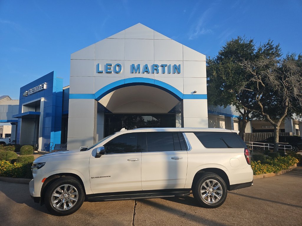Used 2021 Chevrolet Suburban Premier AWD/4WD image 1
