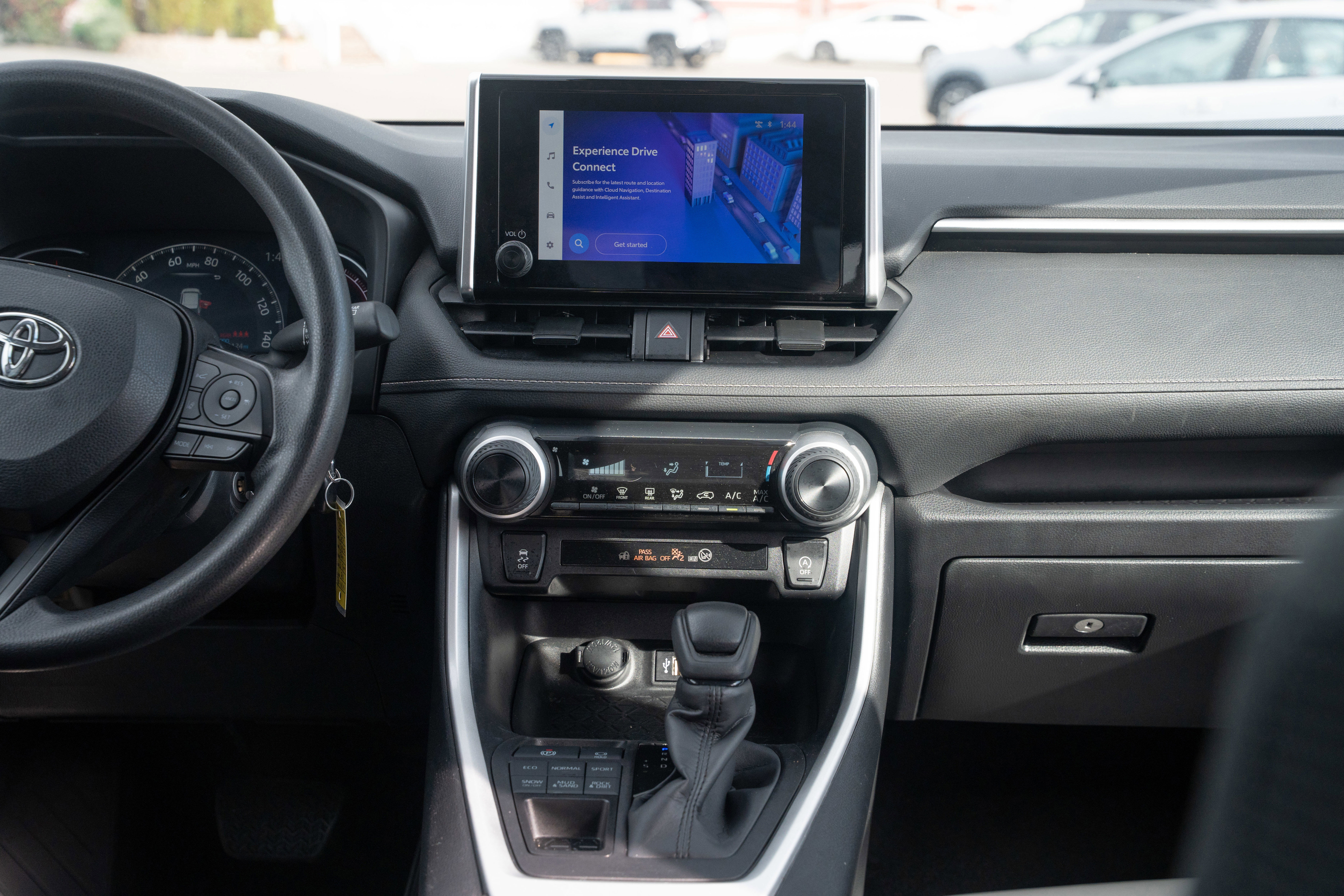 Used 2024 Toyota RAV4 LE image 27