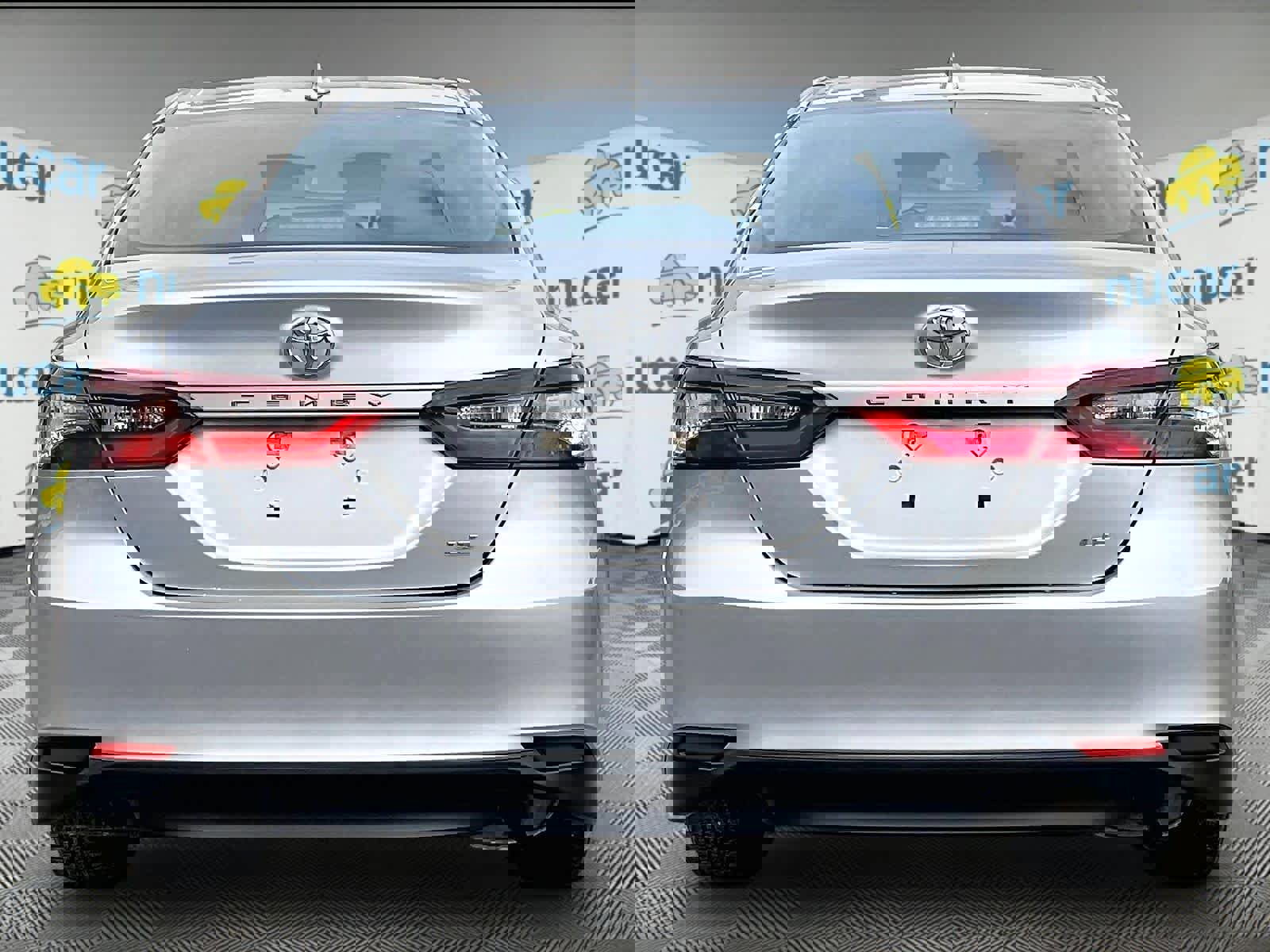 Used 2022 Toyota Camry LE image 5