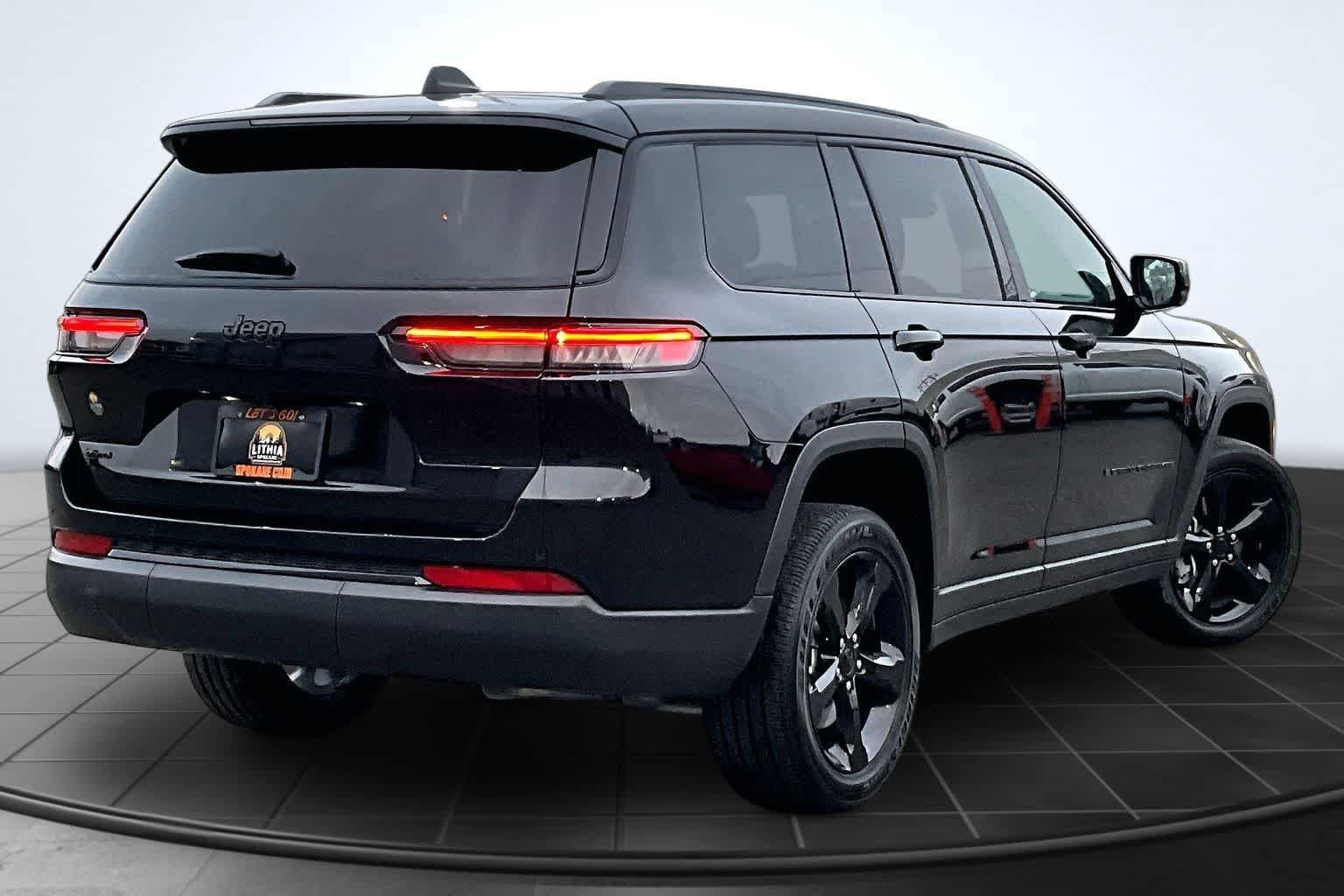 Used 2025 Jeep Grand Cherokee L Altitude AWD/4WD image 23