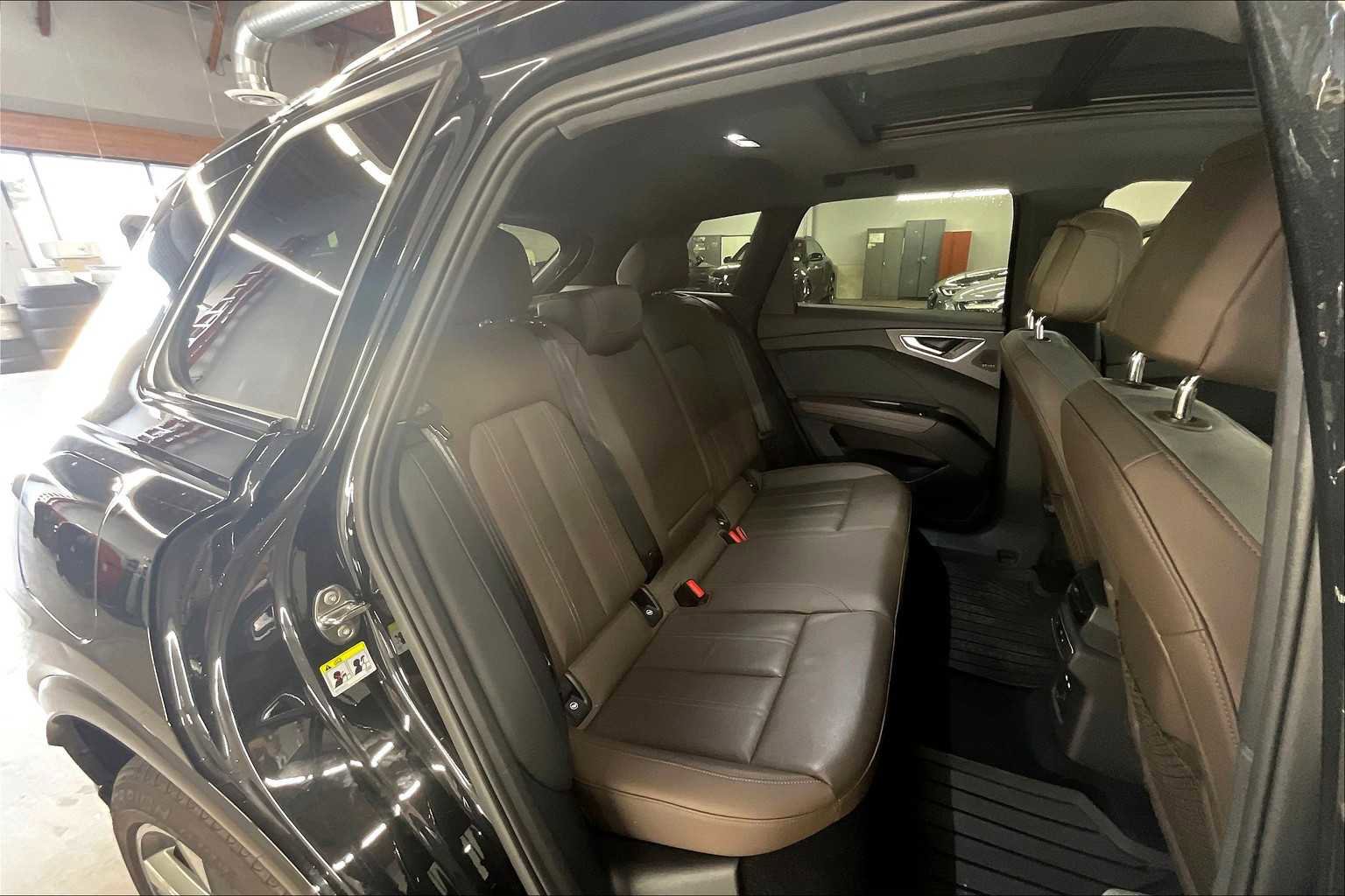 Certified 2023 Audi Q4 e-tron Prestige w/ Black Optic Package image 29