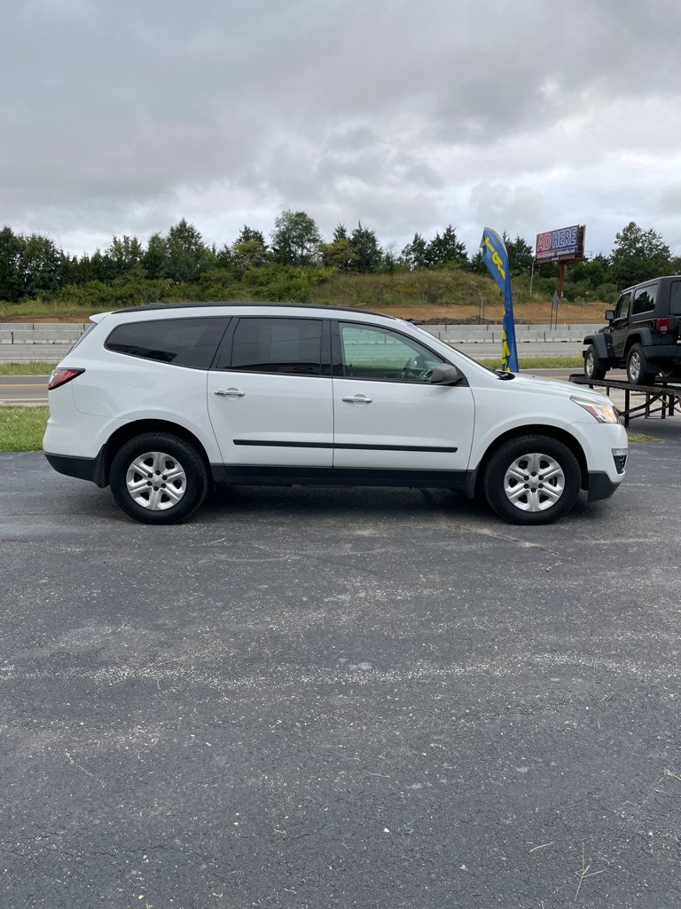 Used 2017 Chevrolet Traverse LS FWD image 6