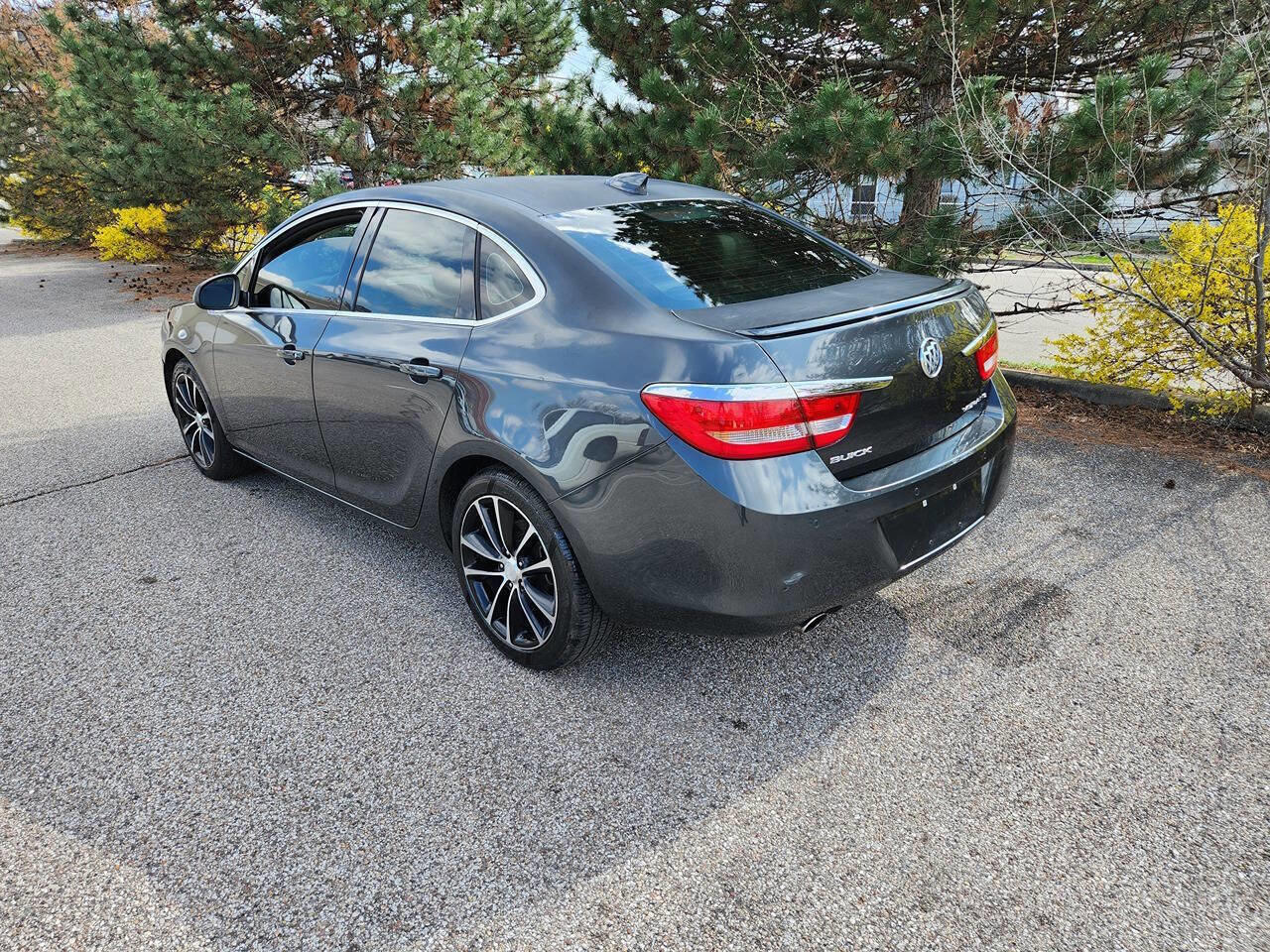 Used 2017 Buick Verano Sport Touring FWD image 4