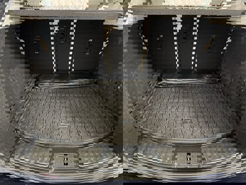 Used 2022 Jaguar E-PACE SE image 24