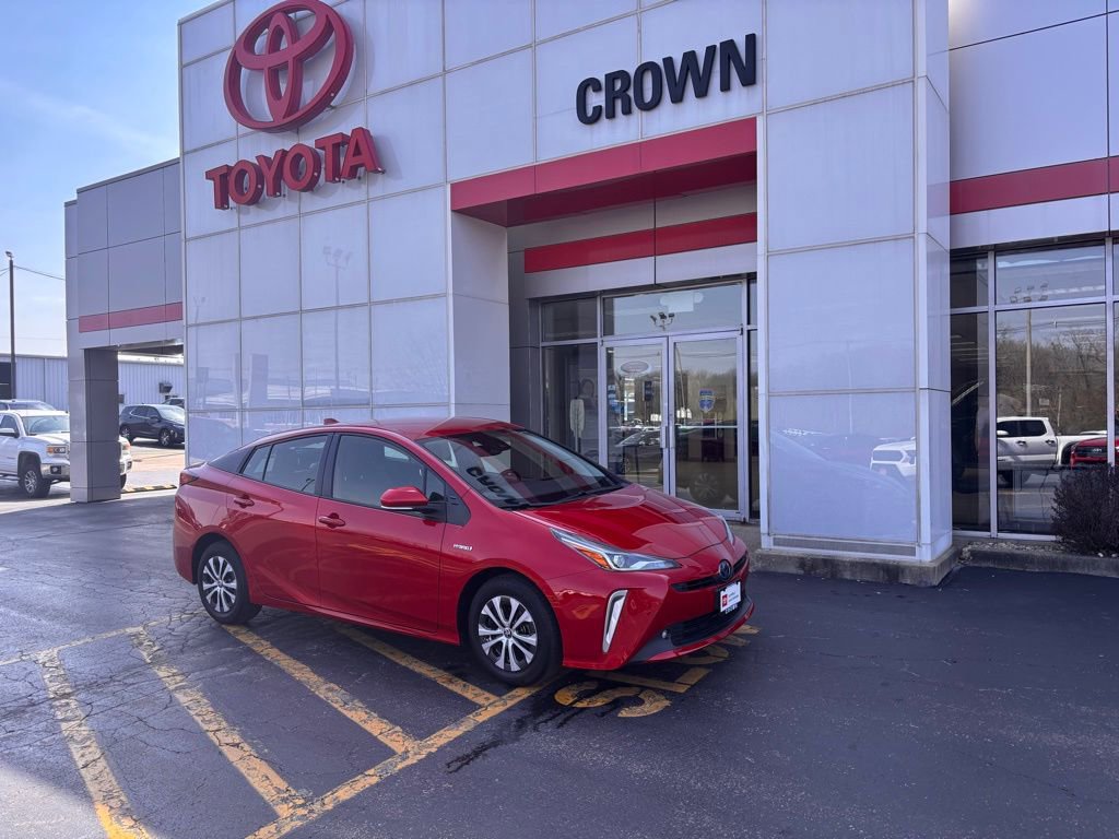 Used 2022 Toyota Prius XLE video 1