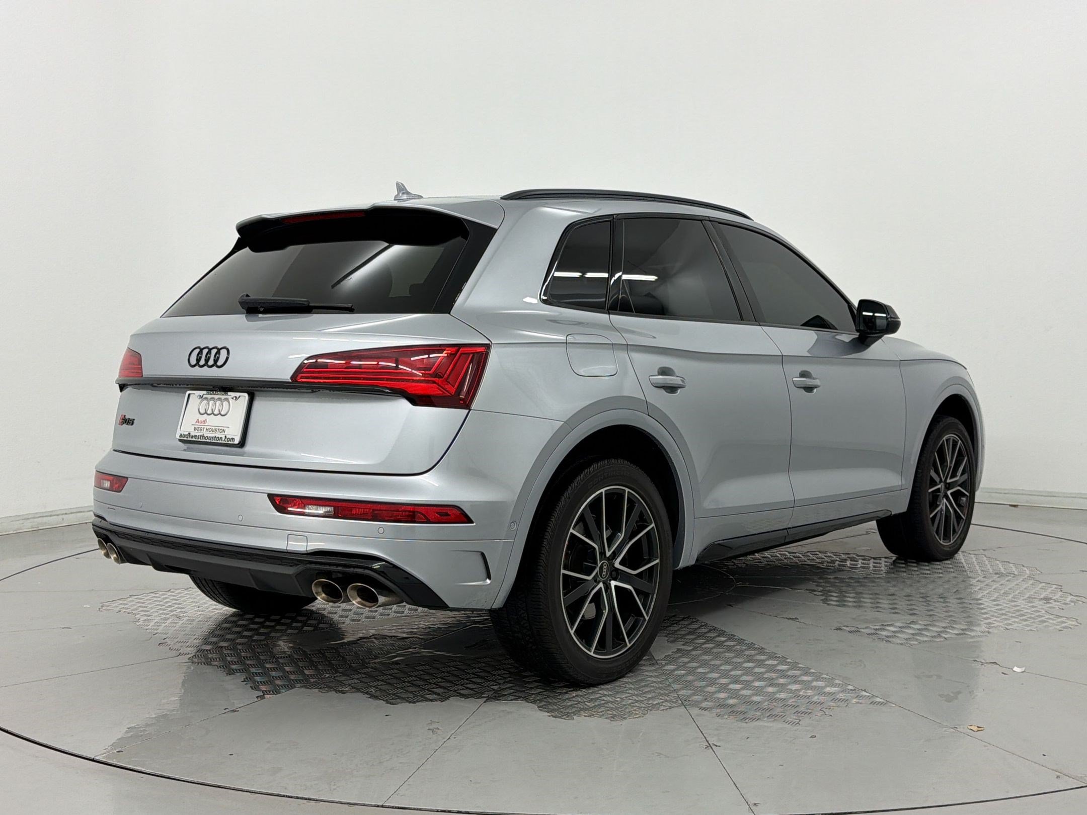 Certified 2022 Audi SQ5 Prestige w/ Prestige Package AWD/4WD image 9