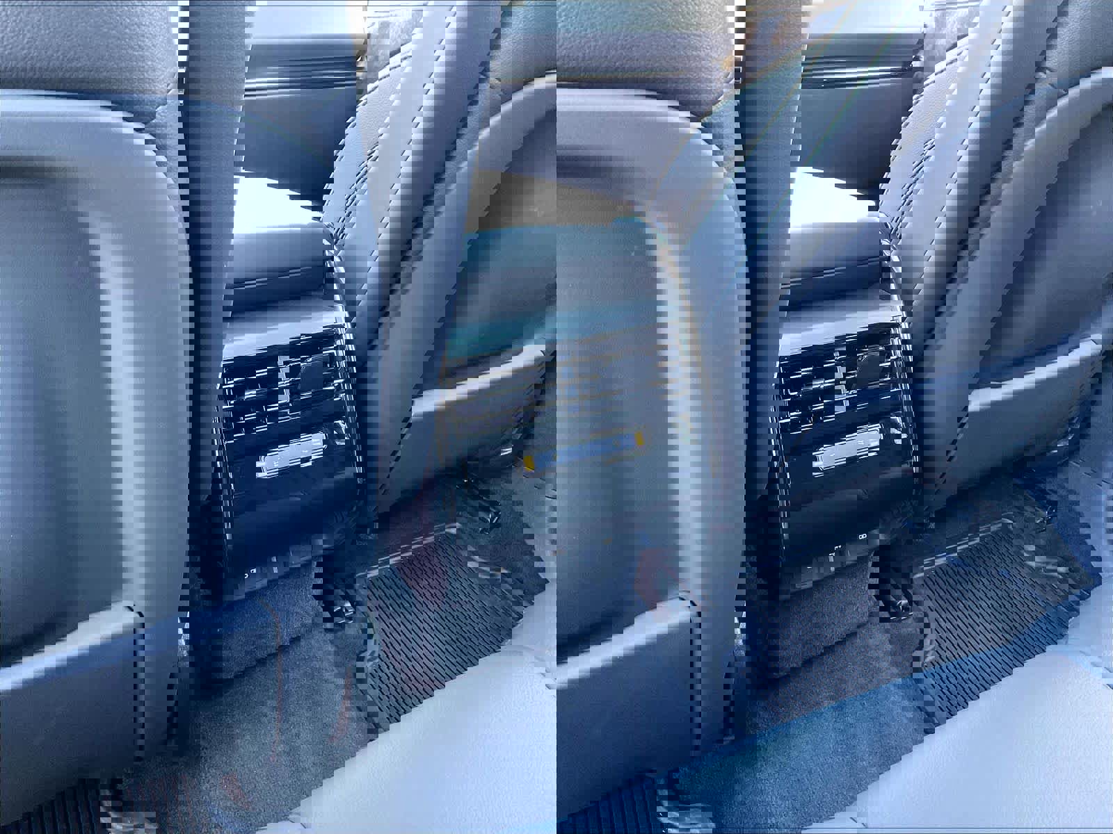 Used 2025 Land Rover Range Rover Sport S image 37