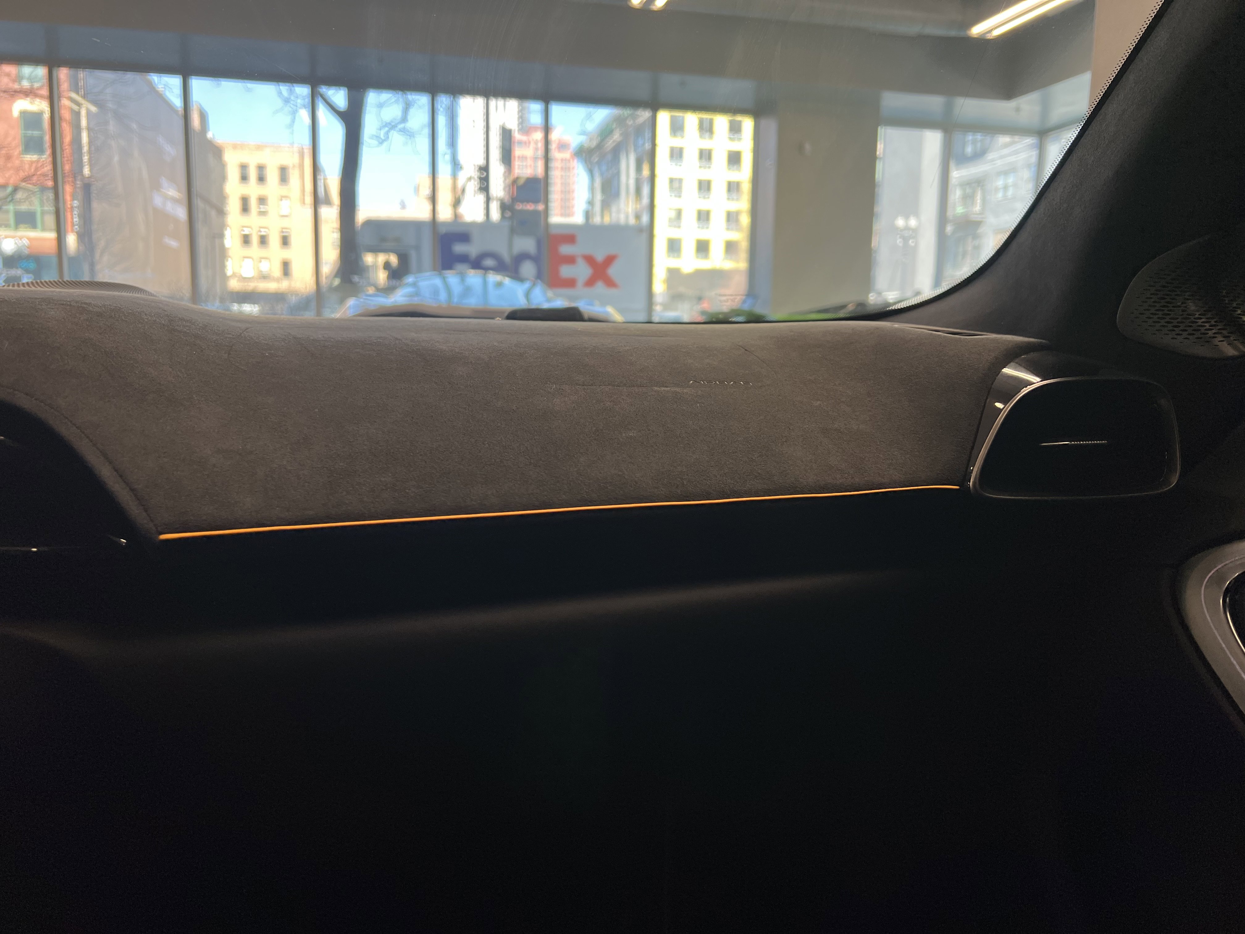 Used 2023 McLaren Artura image 25