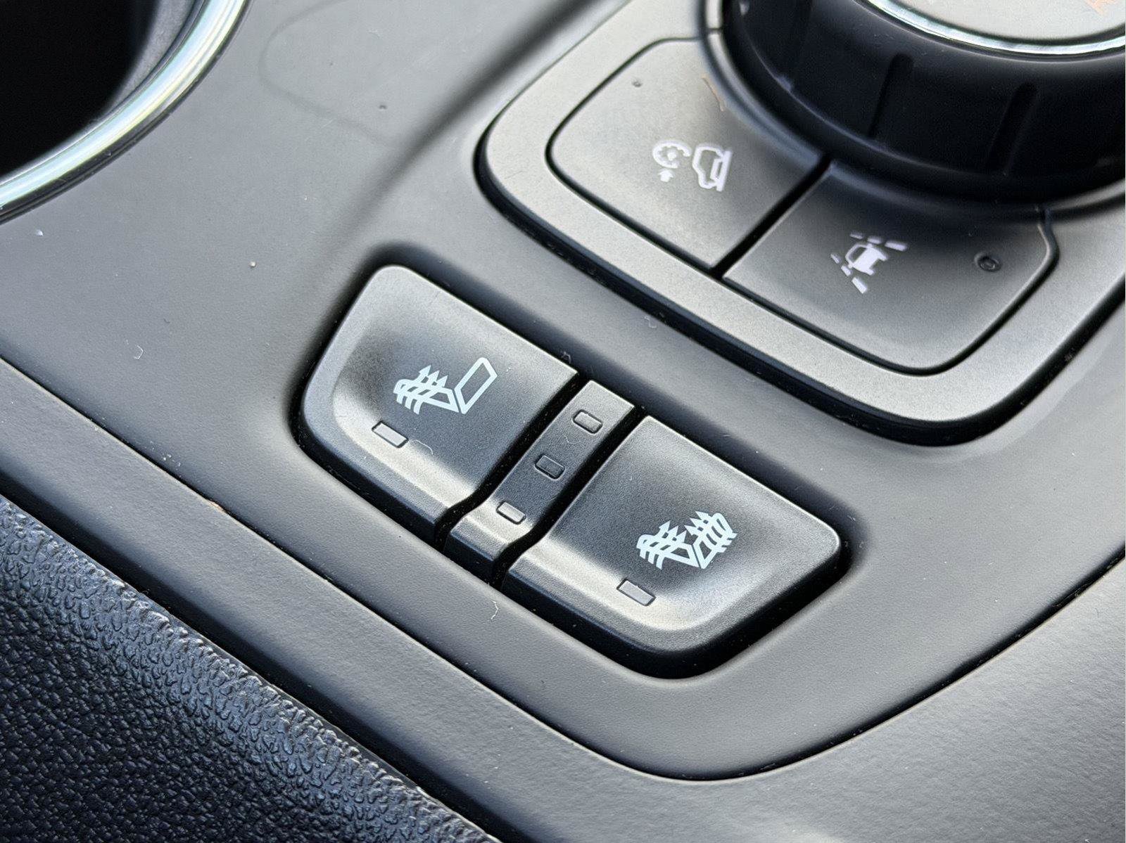 Used 2024 GMC Terrain SLT w/ Elevation Edition AWD/4WD image 35