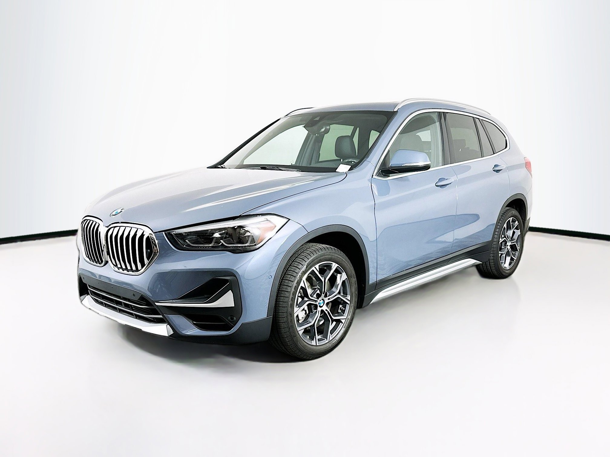 Used 2022 BMW X1 sDrive28i w/ Premium Package image 3