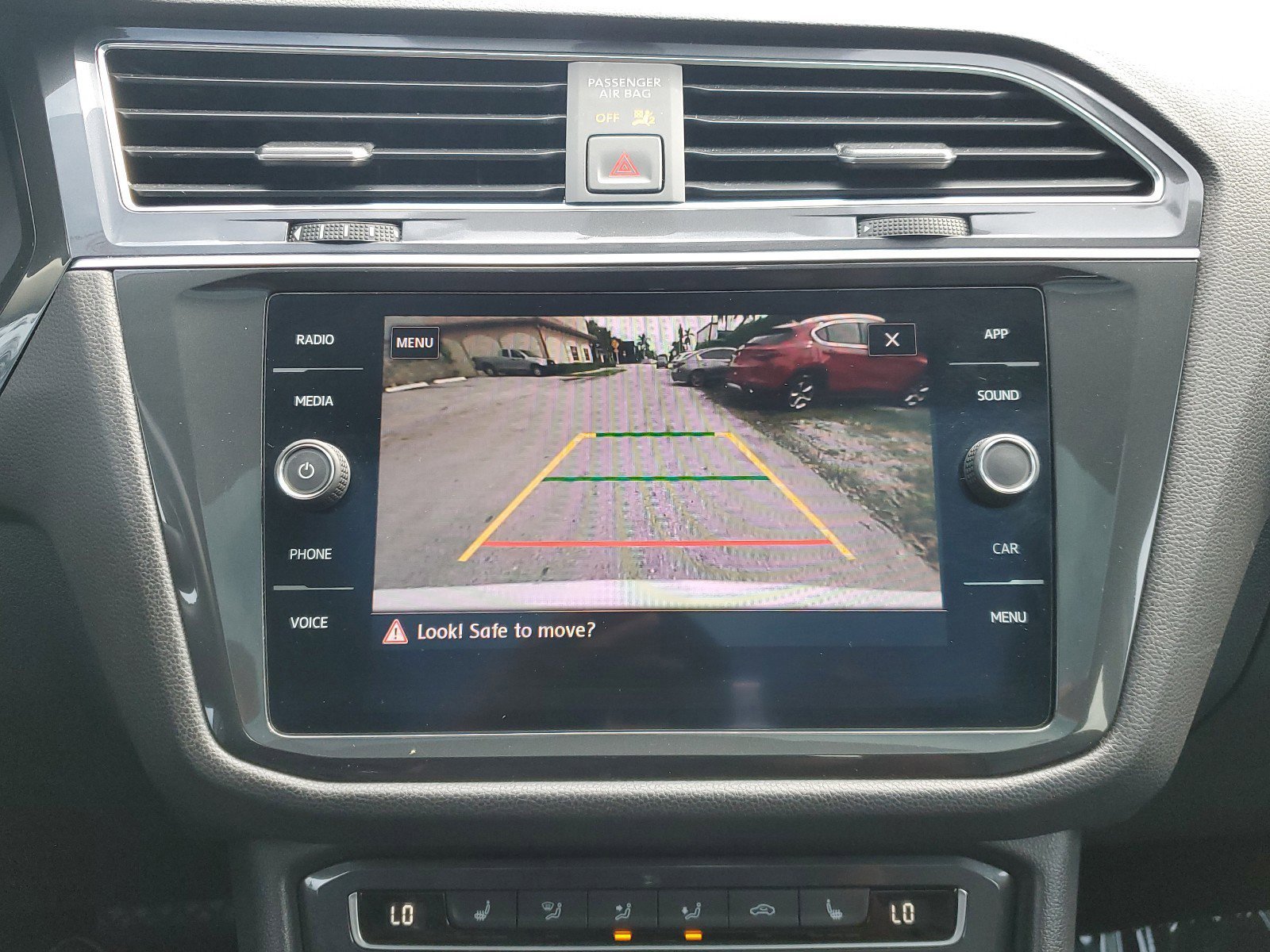 Used 2019 Volkswagen Tiguan SE w/ Panoramic Sunroof Package image 27