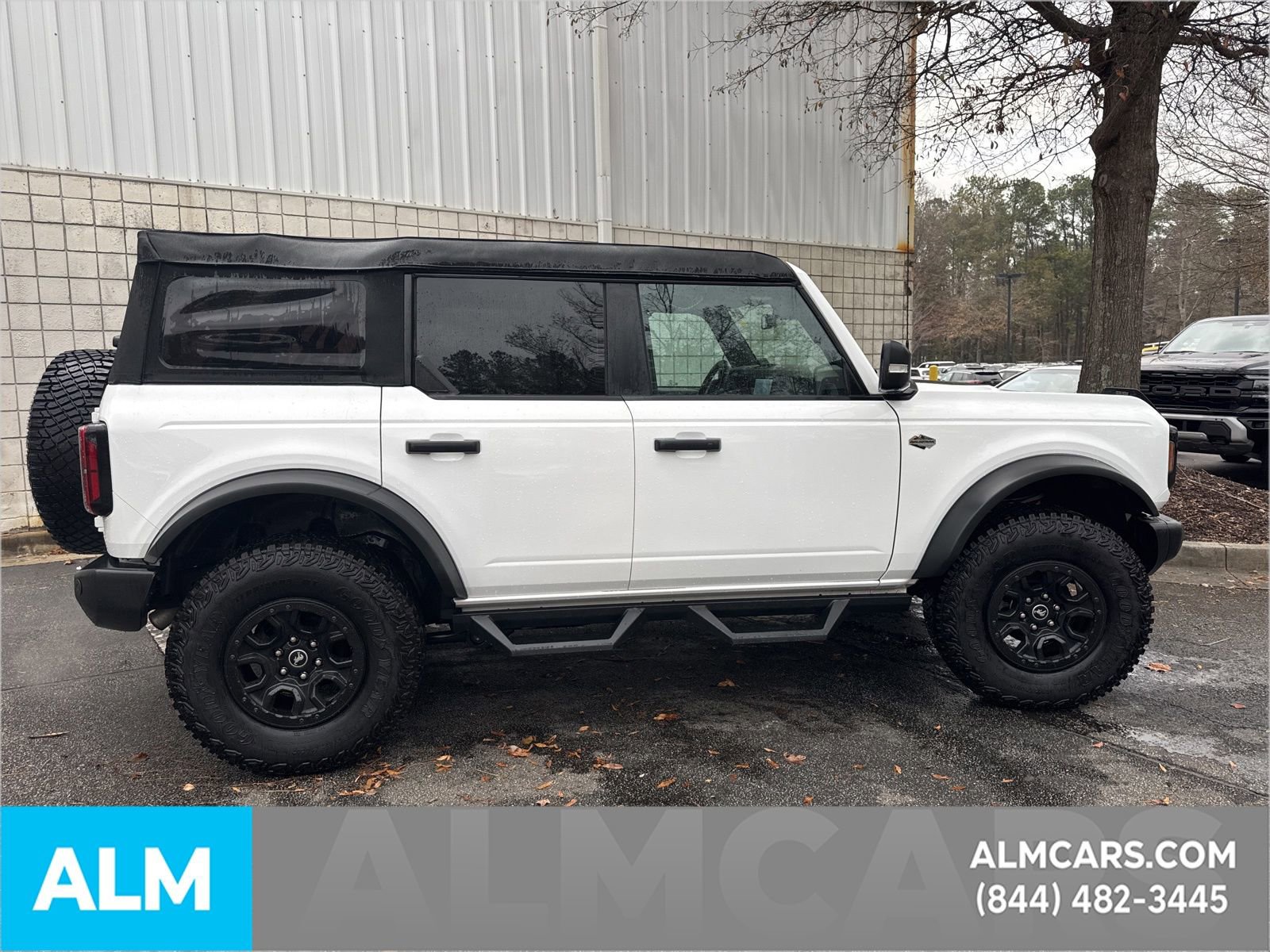 Used 2023 Ford Bronco Wildtrak image 7