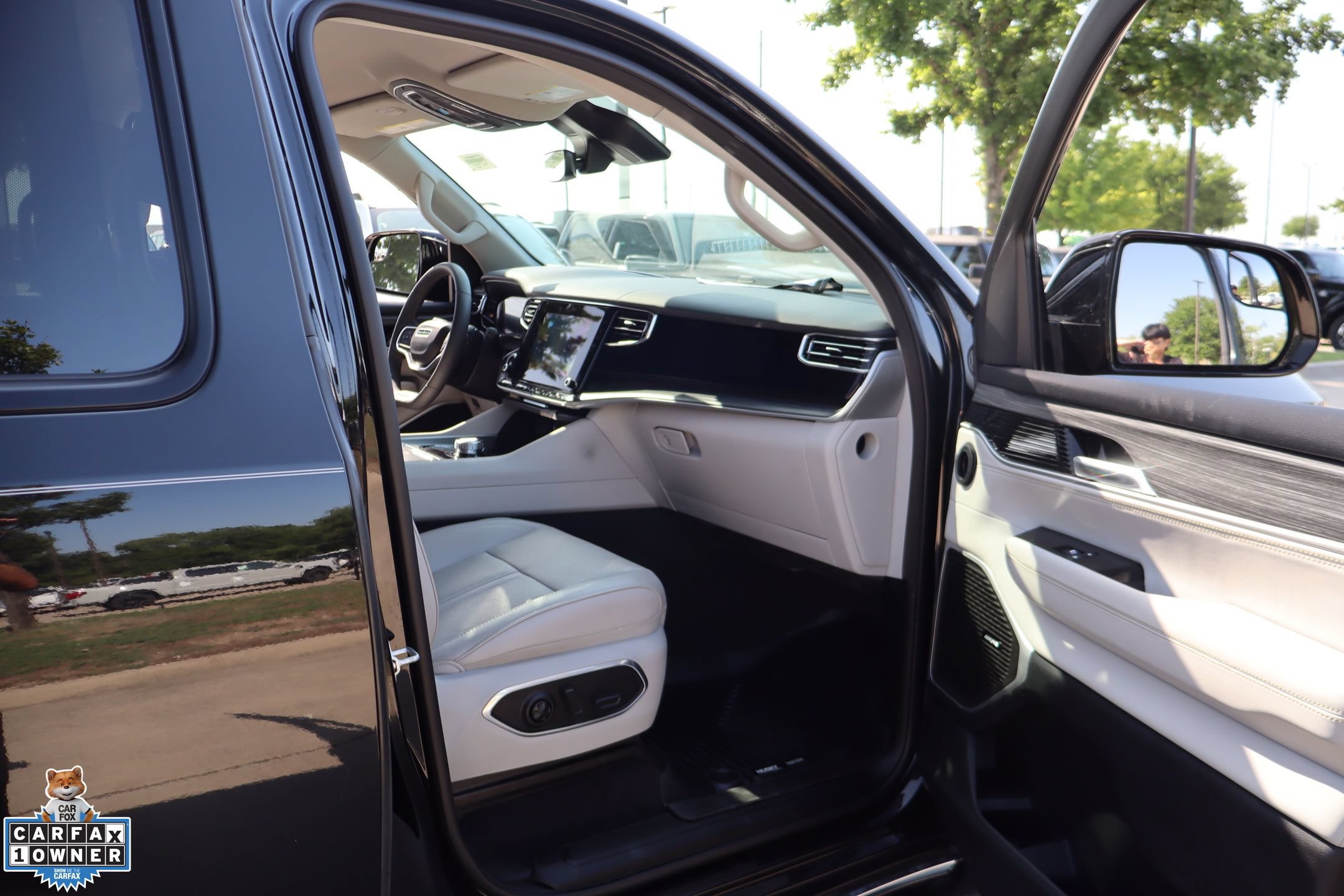 Used 2023 Jeep Wagoneer Series III w/ Convenience Group I RWD image 29