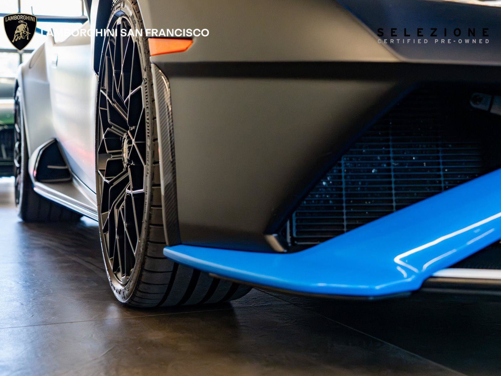 Used 2024 Lamborghini Huracan STO RWD image 23