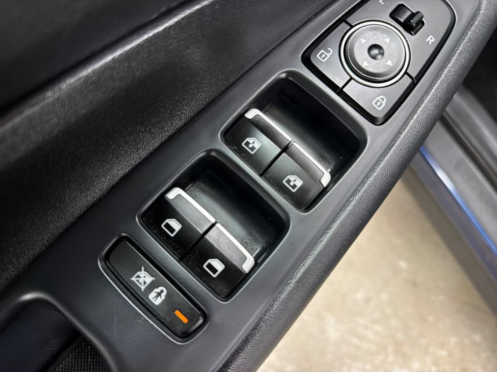 Used 2020 Hyundai Santa Fe SEL w/ Convenience Package FWD image 17