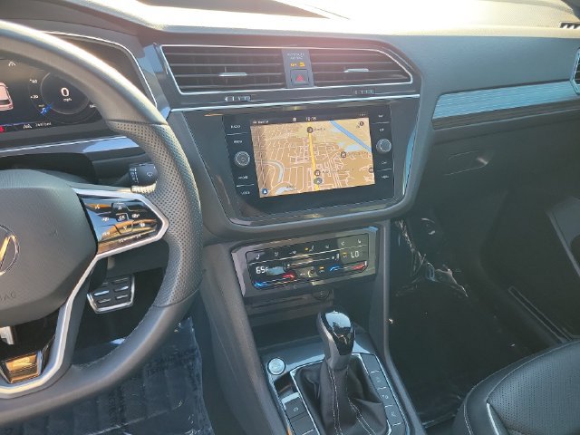 Certified 2024 Volkswagen Tiguan SEL R-Line AWD/4WD image 25
