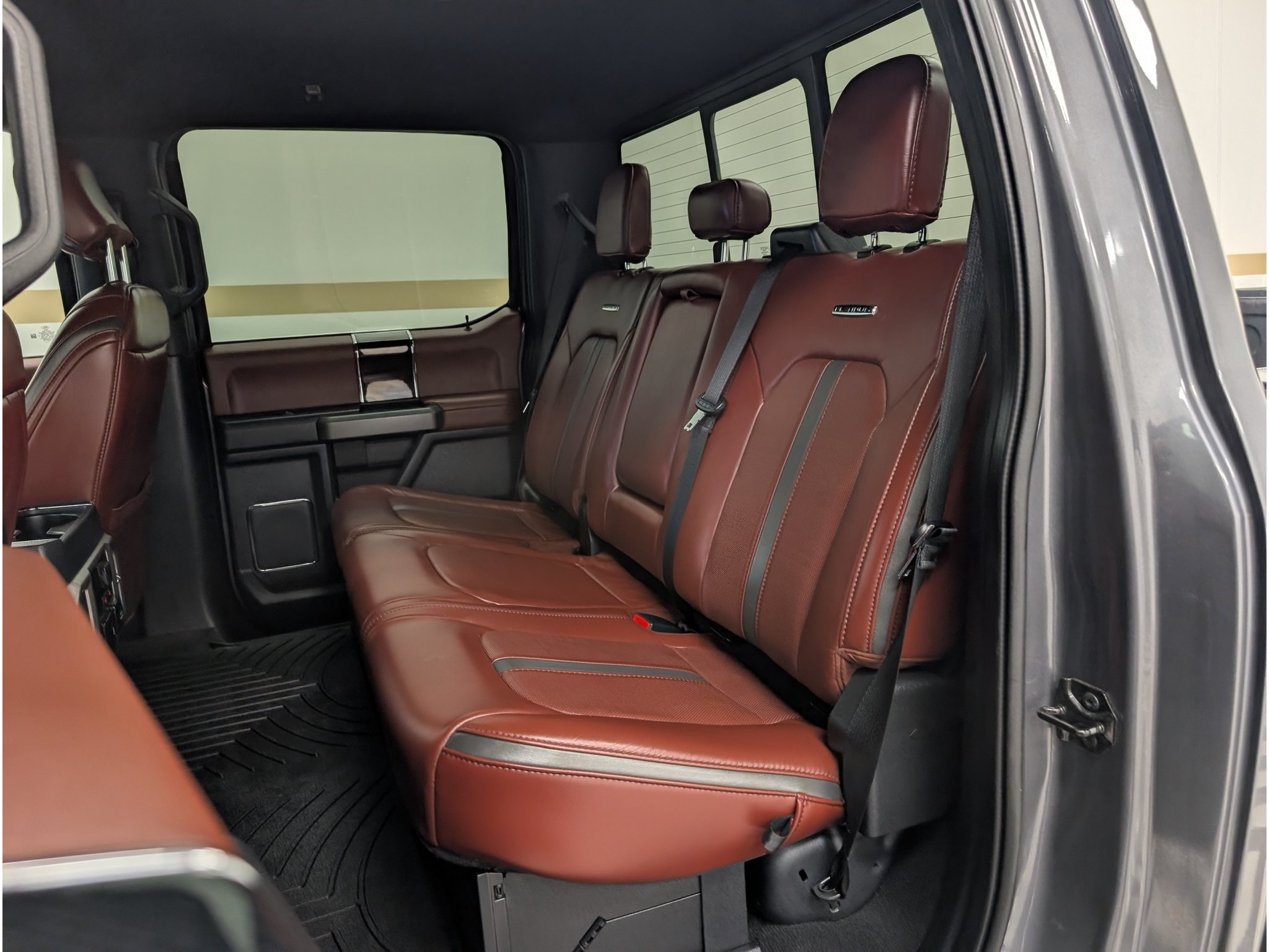 Used 2022 Ford F350 Platinum AWD/4WD image 17