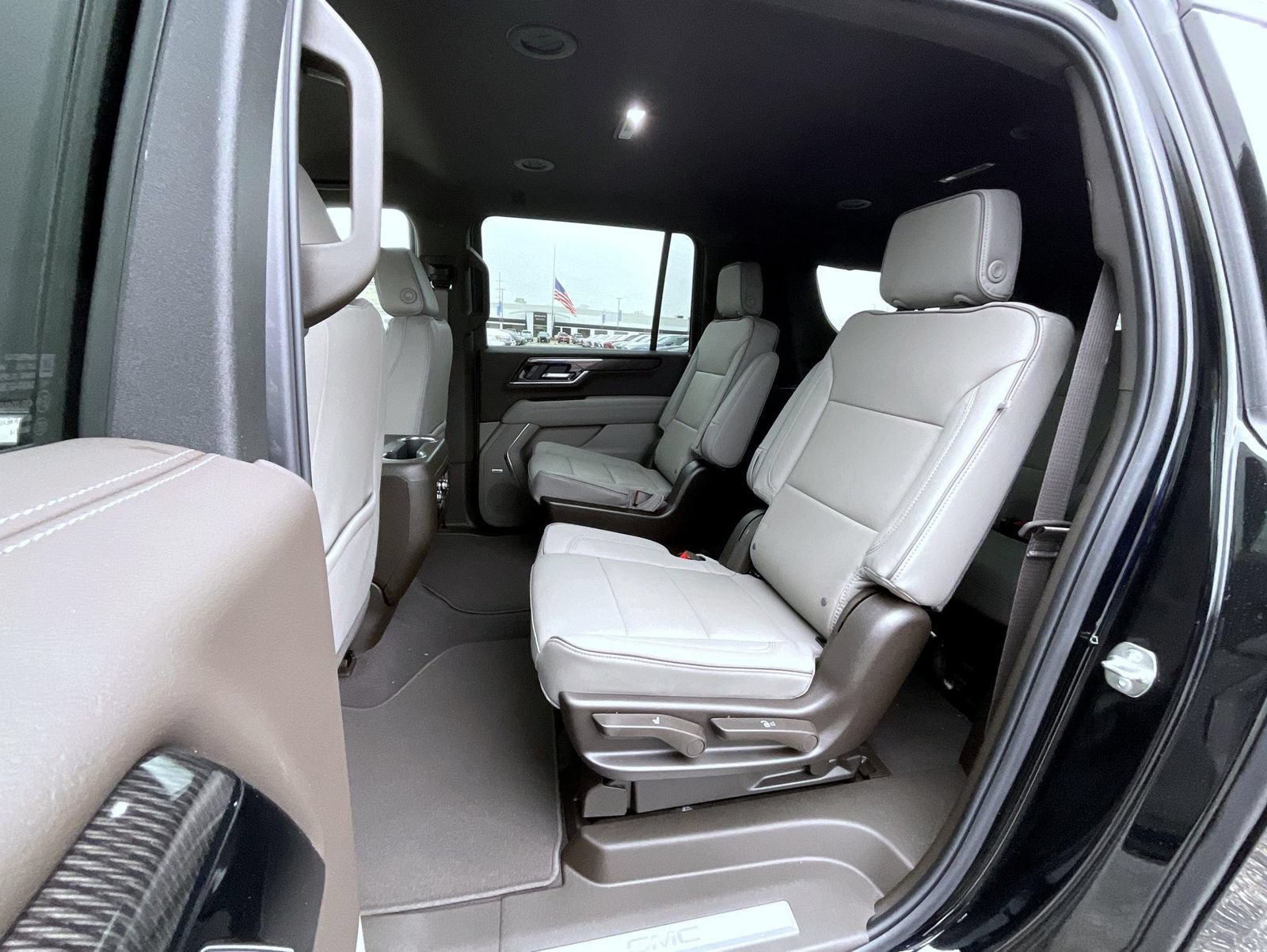 New 2026 GMC Yukon XL Elevation AWD/4WD image 19